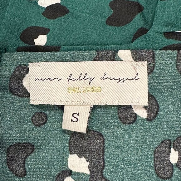 NEVER FULLY DRESSED Georgia Mini Dress - EUC - Small - green leopard -‎ ruffles - Picture 8 of 9